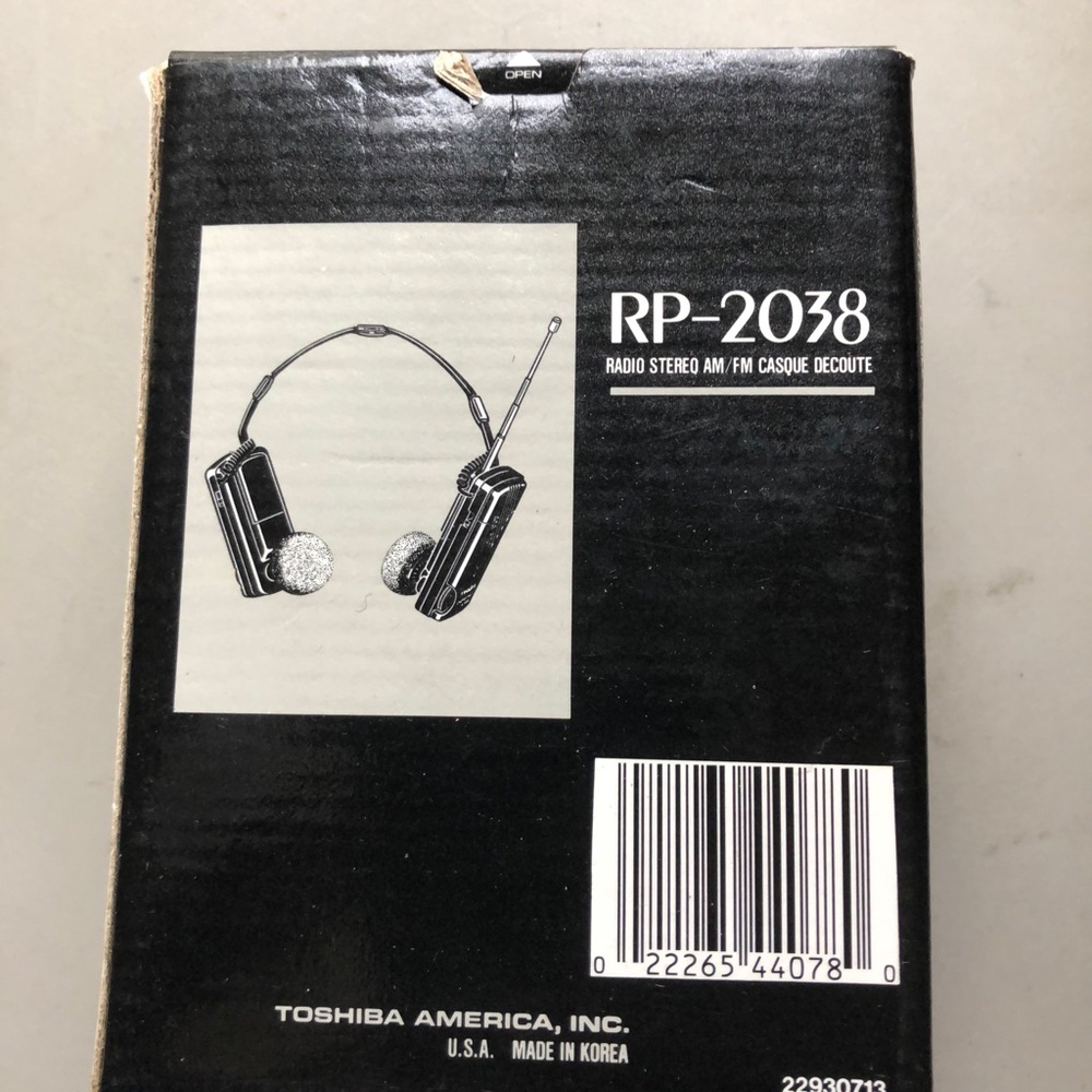 Toshiba RP-2038 AM/FM Radio Stereo Headphones - Black